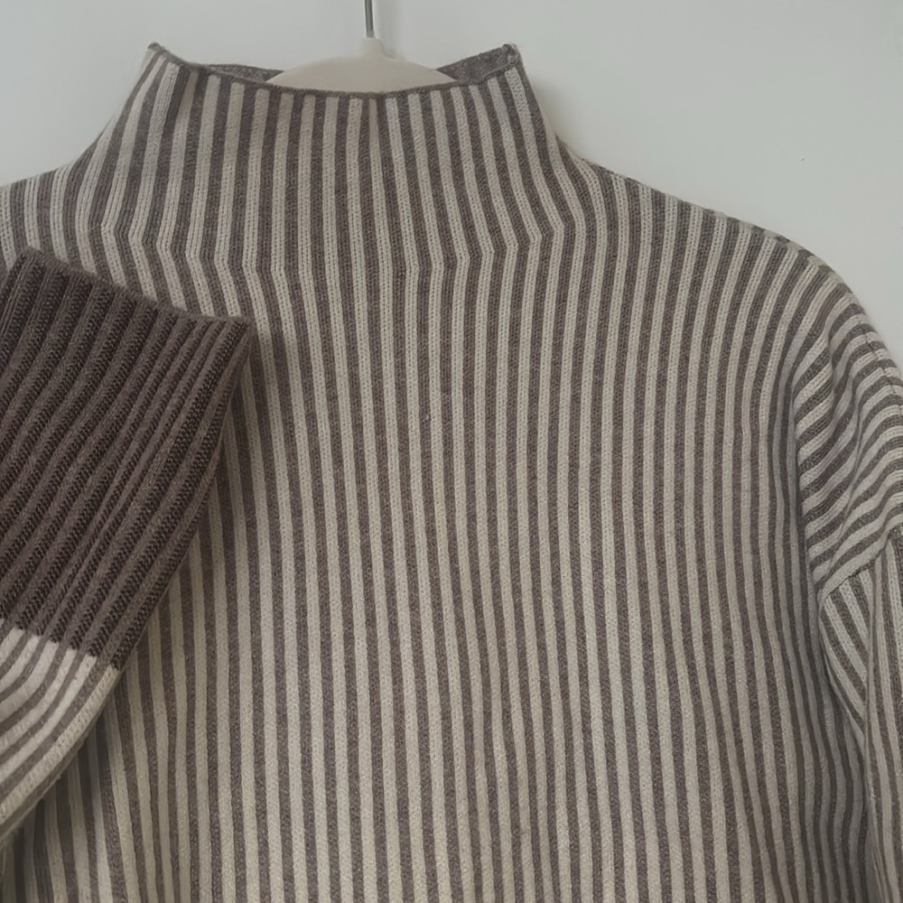 Womens Striped High Neck Sweater Size US Medium